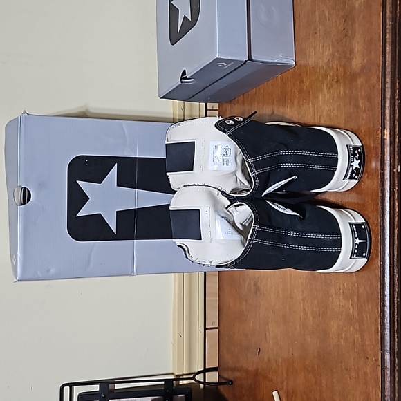 Sneakers - Picture 3 of 3